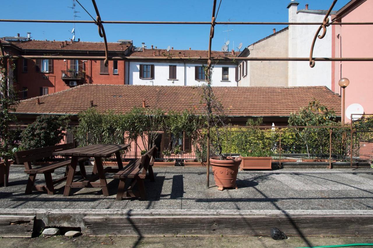 Peaceful Court Apartment In Shopping District Milano Eksteriør bilde