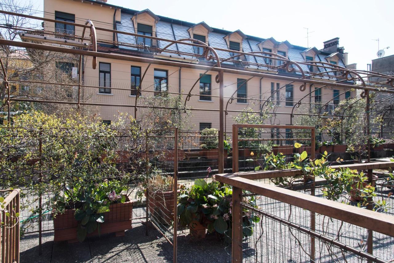 Peaceful Court Apartment In Shopping District Milano Eksteriør bilde