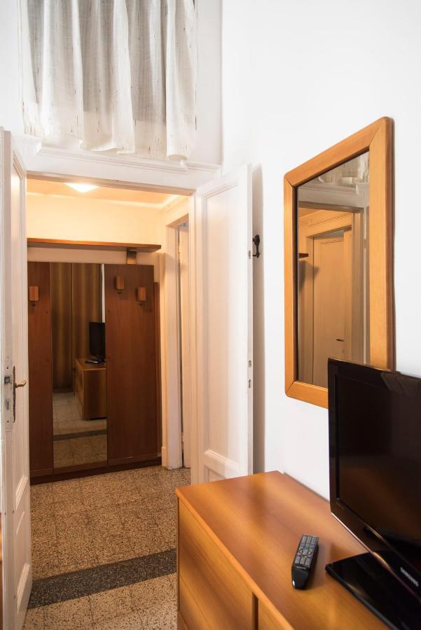 Peaceful Court Apartment In Shopping District Milano Eksteriør bilde