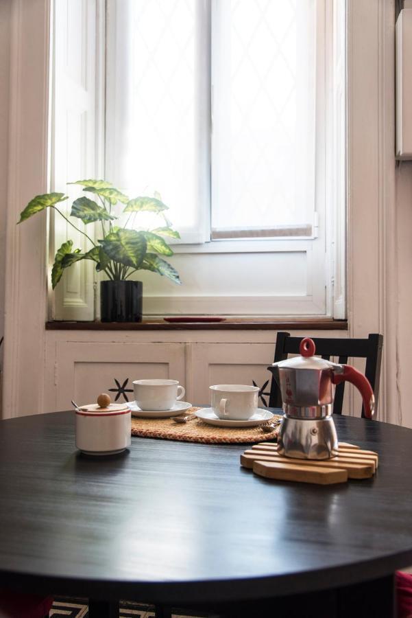 Peaceful Court Apartment In Shopping District Milano Eksteriør bilde